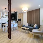 Διαμέρισμα Apt-inside The Wall-family,games,relax,history *