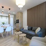 Apt-inside The Wall-family,games,relax,history Διαμέρισμα *