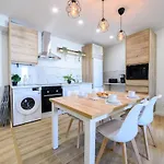 Apt-inside The Wall-family,games,relax,history Appartement Ávila