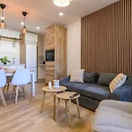 Apt-inside The Wall-family,games,relax,history