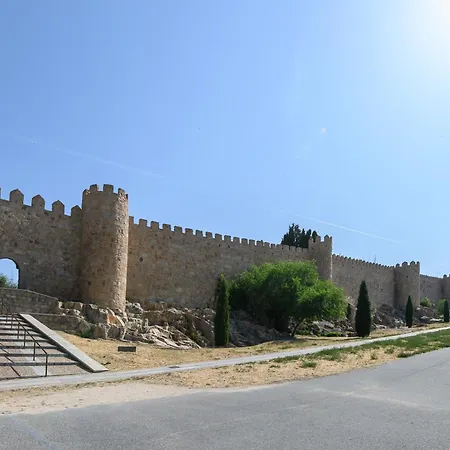 Apt-inside The Wall-family,games,relax,history Διαμέρισμα Ávila