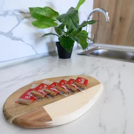 Apt-inside The Wall-family,games,relax,history