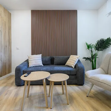 Apt-inside The Wall-family,games,relax,history * Ávila