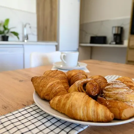 Apt-inside The Wall-family,games,relax,history