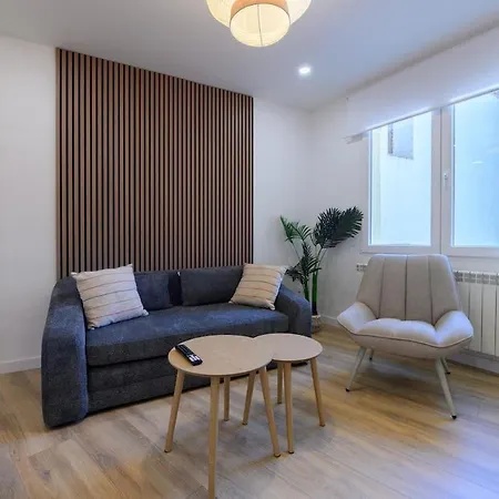 Apt-inside The Wall-family,games,relax,history Ávila