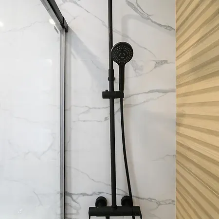 Apt-inside The Wall-family,games,relax,history Apartamento *